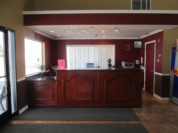 Valley Oaks Inn Woodland image 1