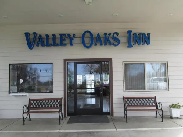 Valley Oaks Inn Woodland Main image